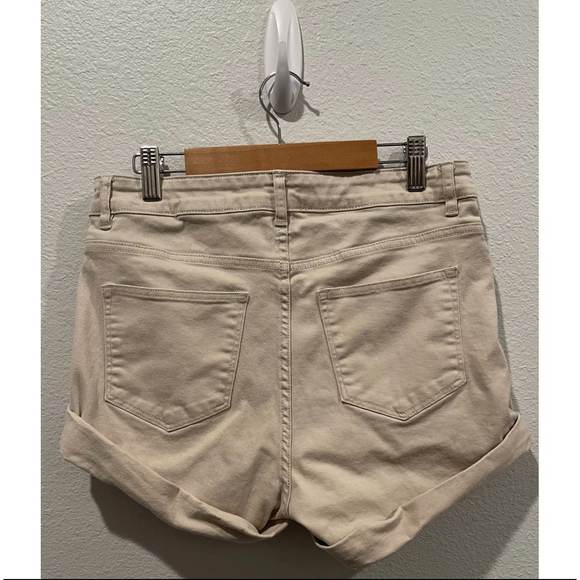 H&M Beige Mini Shorts - Picture 3 of 3